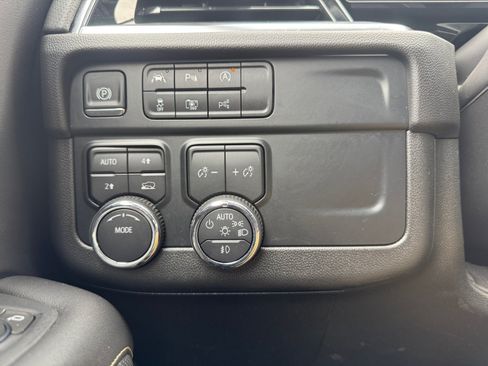 Used 2025 Chevrolet Tahoe Premier AWD/4WD image 31