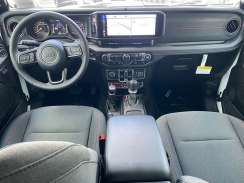 New 2025 Jeep Wrangler Unlimited Rubicon w/ Steel Bumper Group image 34