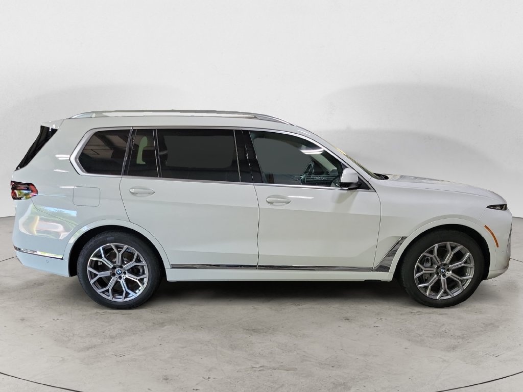 Used 2025 BMW X7 xDrive40i AWD/4WD image 6