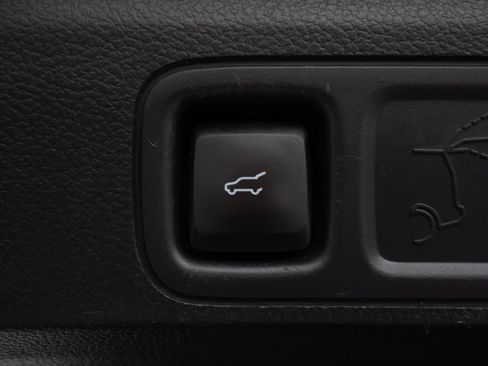 Used 2023 Ford Expedition Max XLT image 25