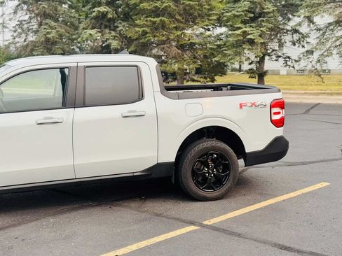 Used 2024 Ford Maverick Lariat w/ FX4 Off-Road Package AWD/4WD image 16