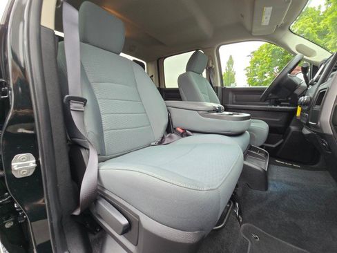 Used 2017 RAM 2500 Tradesman w/ Chrome Appearance Group image 12