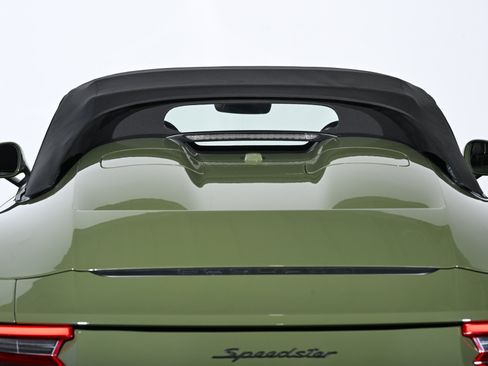Used 2019 Porsche 911 Speedster RWD image 30