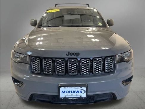 Used 2020 Jeep Grand Cherokee Altitude AWD/4WD image 9