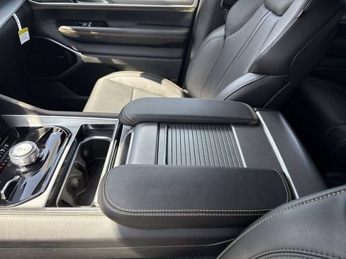 New 2026 Jeep Grand Wagoneer 4WD image 27