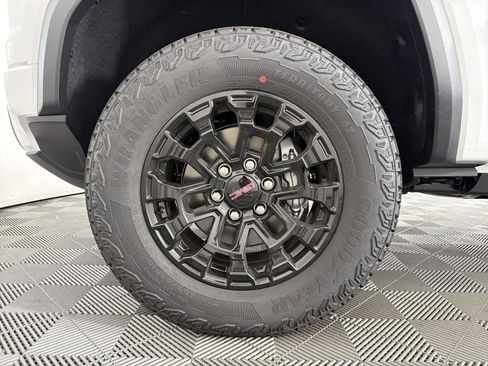 New 2026 GMC Canyon Elevation w/ Convenience Package image 18