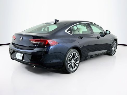 Used 2018 Buick Regal Essence FWD image 9