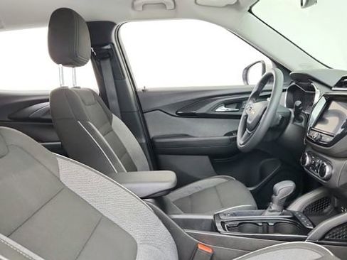 Used 2022 Chevrolet TrailBlazer LT w/ Convenience Package image 28