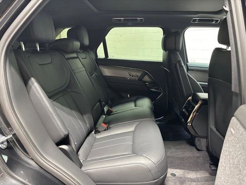 Used 2025 Land Rover Range Rover Sport SE image 39