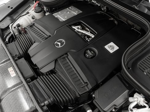 Used 2024 Mercedes-Benz Maybach GLS 600 4MATIC image 52