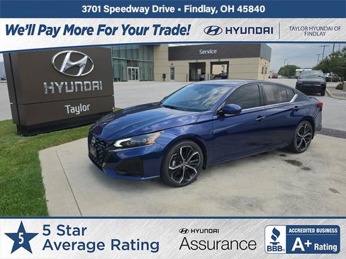 Used 2024 Nissan Altima 2.5 SR w/ SR Premium Package FWD image 1