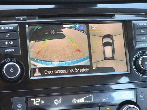 Used 2022 Nissan Rogue Sport SV w/ Technology Package image 26