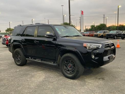 Used 2023 Toyota 4Runner SR5 Premium w/ Moonroof Package image 3