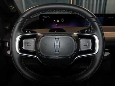 New 2026 Lincoln Navigator L Reserve w/ Jet Appearance Package AWD/4WD image 9