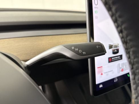 Used 2022 Tesla Model 3 Long Range AWD/4WD image 32