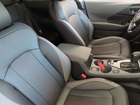 Certified 2025 Subaru Crosstrek 2.5i Limited w/ Crosstrek Mirror Package image 28