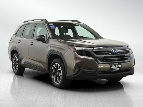 Used 2025 Subaru Forester Premium AWD/4WD image 7