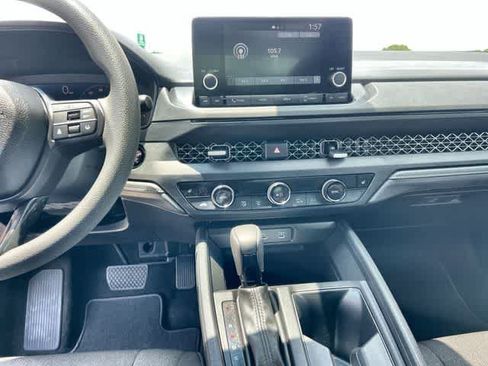 Used 2025 Honda Accord SE image 18