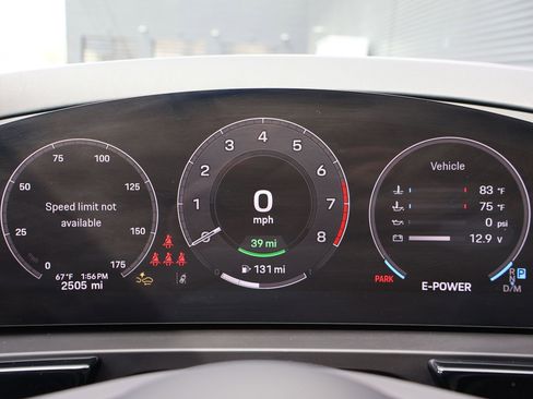 Certified 2025 Porsche Cayenne E-Hybrid AWD/4WD image 16