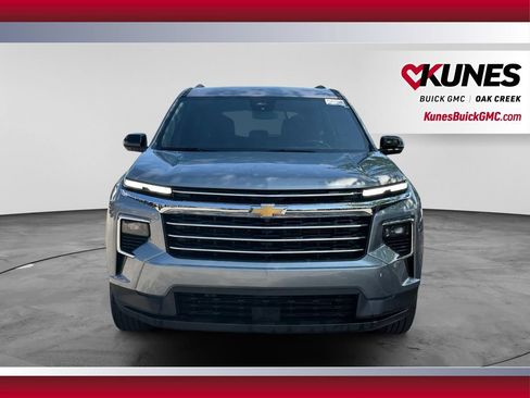 Used 2024 Chevrolet Traverse LT AWD/4WD image 3