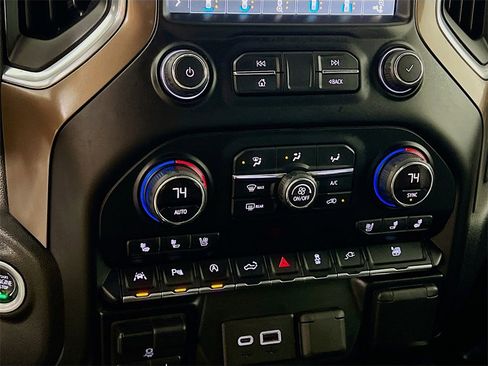 Used 2019 Chevrolet Silverado 1500 High Country image 15