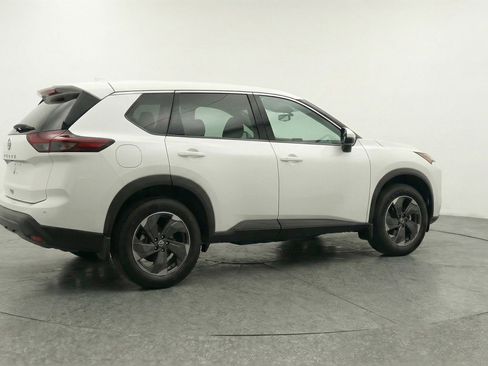 Used 2025 Nissan Rogue SV image 7