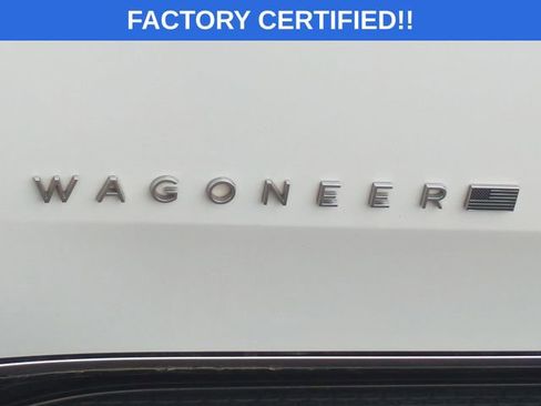 Certified 2024 Jeep Wagoneer Series II w/ Flexible Seating Group image 42