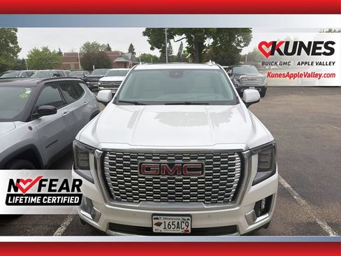 Used 2023 GMC Yukon XL Denali AWD/4WD image 1
