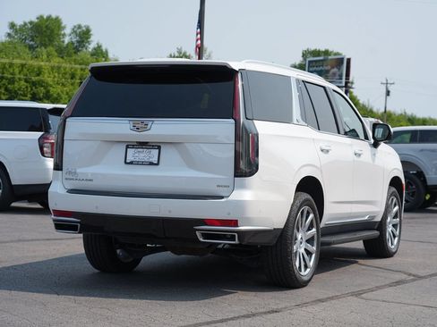 Used 2022 Cadillac Escalade Premium Luxury AWD/4WD image 3
