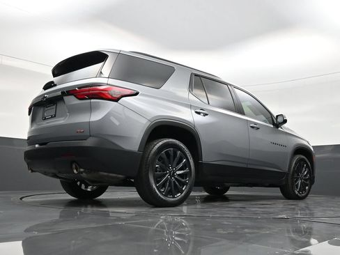 Used 2023 Chevrolet Traverse RS FWD image 21