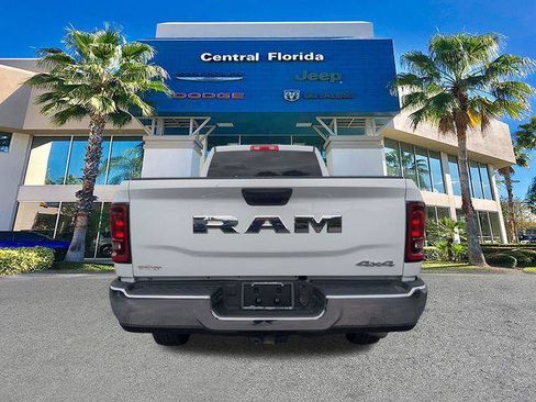 Certified 2025 RAM 2500 Tradesman w/ Chrome Appearance Group AWD/4WD image 6