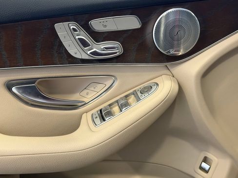 Used 2018 Mercedes-Benz GLC 300 4MATIC image 14
