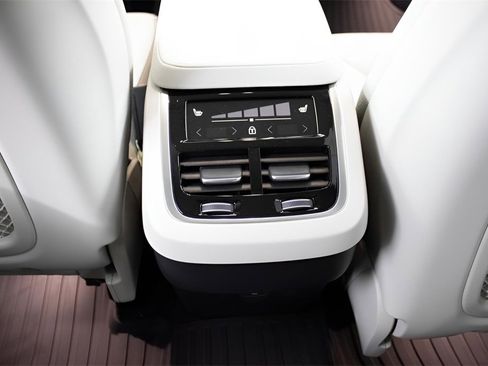 New 2025 Volvo XC90 B6 Plus w/ Protection Package Premier image 22