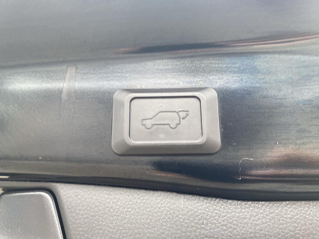 Used 2025 Toyota RAV4 XLE w/ Convenience Package AWD/4WD image 14