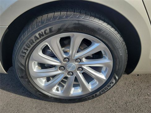 Used 2015 Buick LaCrosse FWD image 6