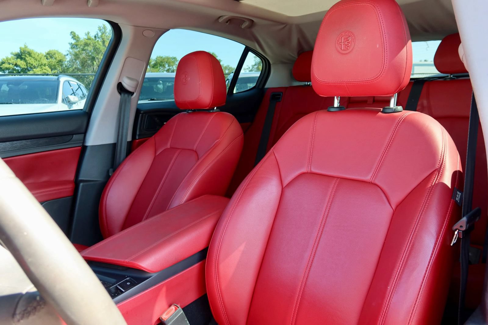 Used 2019 Alfa Romeo Stelvio w/ Nero Edizione RWD image 10