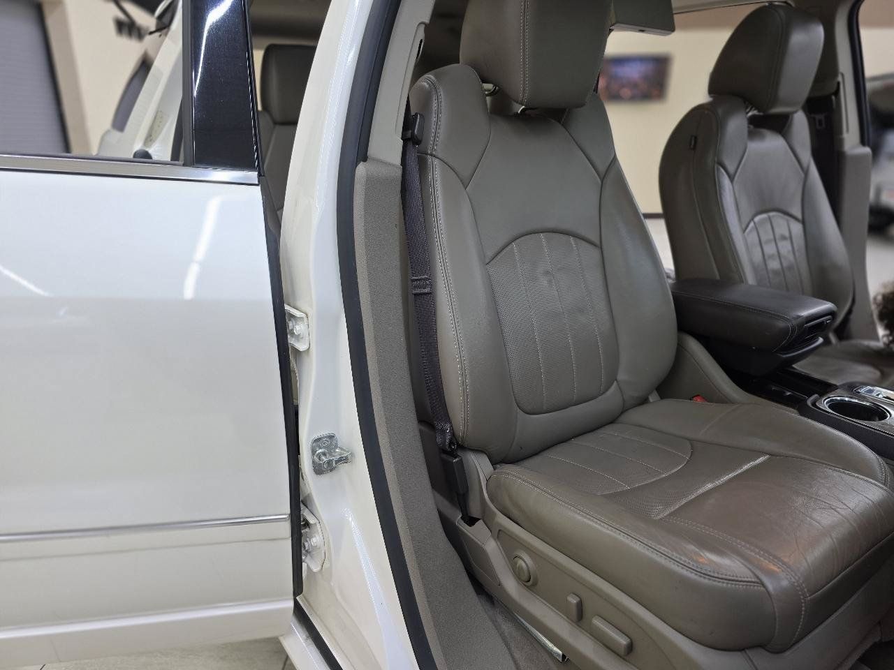 Used 2013 GMC Acadia Denali FWD image 20