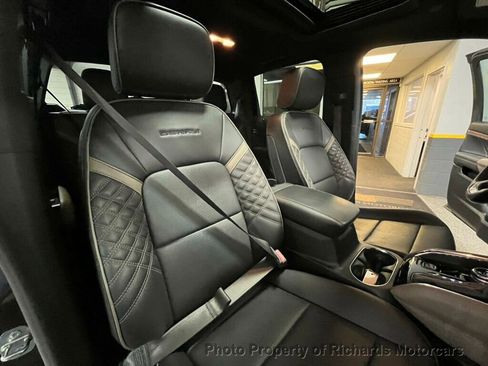 Used 2023 GMC Canyon Denali image 22