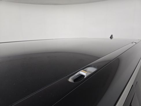 Used 2025 Rivian R1S Adventure AWD/4WD image 13