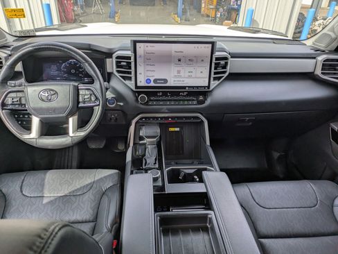 Used 2024 Toyota Tundra Limited image 15