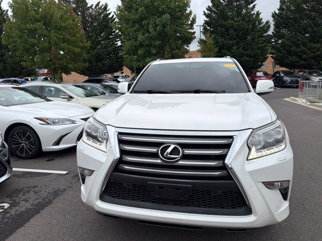 Used 2018 Lexus GX 460 Premium w/ Premium Package AWD/4WD image 3