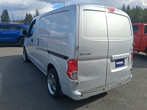 Used 2017 Nissan NV200 SV image 3