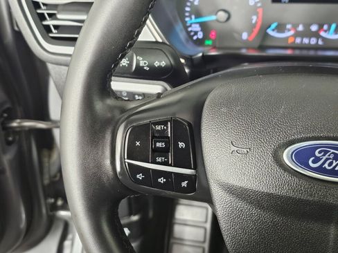 Used 2022 Ford Escape SE w/ SE Sport Appearance Package image 19