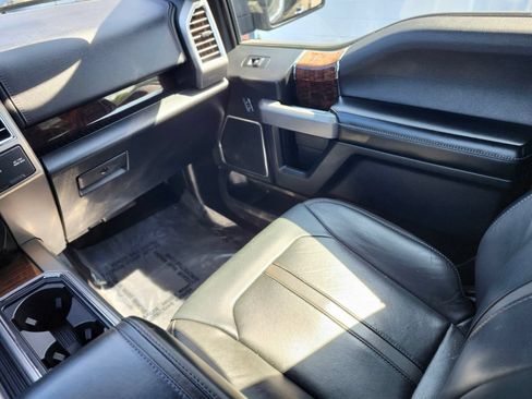 Used 2017 Ford F150 Platinum w/ Equipment Group 701A Luxury AWD/4WD image 13