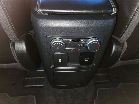 Used 2022 Ford Explorer Limited w/ Equipment Group 301A AWD/4WD image 17