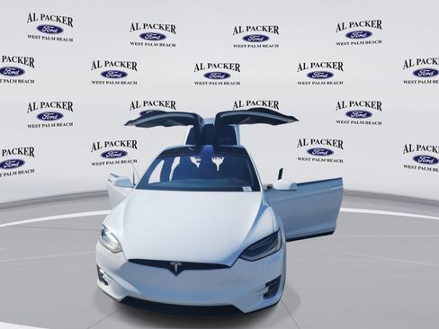 Used 2016 Tesla Model X 90D image 13