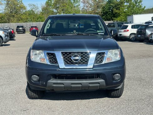 Used 2015 Nissan Frontier SV AWD/4WD image 2