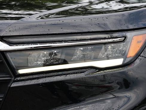 Used 2023 Honda Pilot EX-L image 10