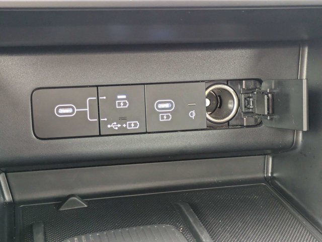 Used 2025 Hyundai Sonata Limited FWD image 33