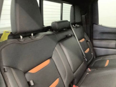 Used 2022 GMC Sierra 1500 AT4 w/ AT4 Premium Package AWD/4WD image 32